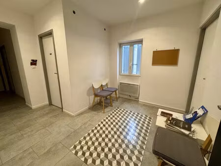 location commerce 1 pièce 12 m² à aix-en-provence (13290)