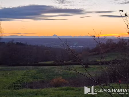 ? exceptionnel terrain à vendre ? vue imprenable sur la chaîne des puys !