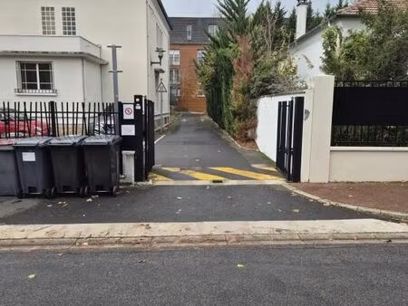 parking 12 m² chatou