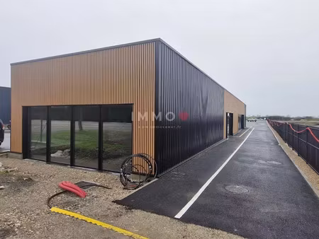 location locaux professionnels à ferrieres (17170)  169 €
