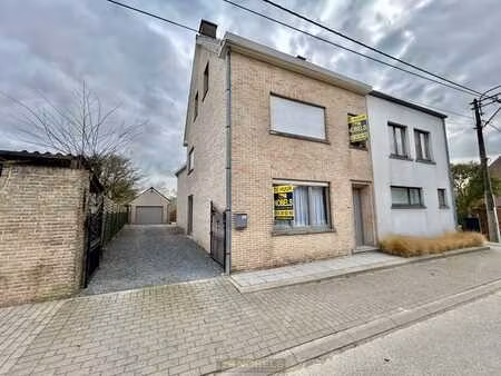 te huur halfopen bebouwing met 3 slaapkamers en tuin in m...