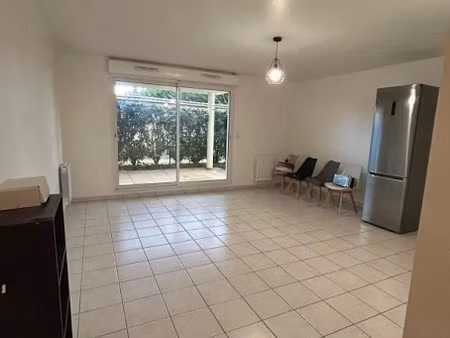 location appartement 2 pièces 47 m² à villefranche-sur-saone (69400)  695 €