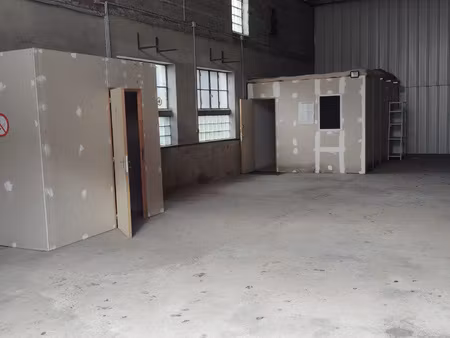 a louer hangar / entrepot 177m2 avec bureau et sanitaires