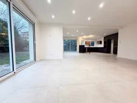 belle maison rénovée dans le district de reims