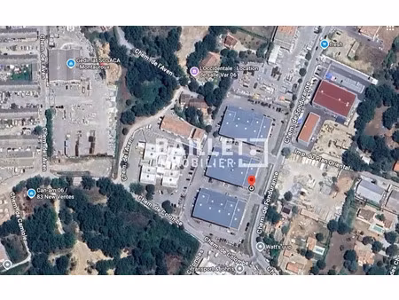 loue 1000 m2 de bâtiment neuf sur un terrain de 1500 m2