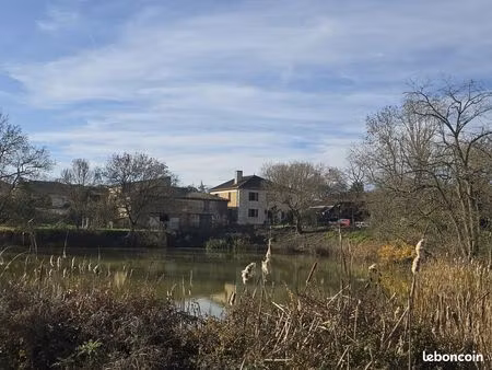 ferme gersoise sur 2828 m2 terrain situation rare