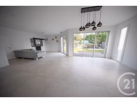 maison à louer - 5 pièces - 135 01 m2 - st medard en jalles - 33 - aquitaine