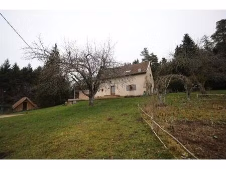 charmante ferme dans un endroit isolé et panoramique