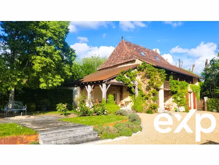 maison de caractère 105 m2 habitables avec piscine  terrain clo