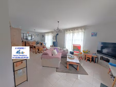 maison secteur champvallon à moins de 10 minutes de joigny  3 chambres et jardin de 1026m²