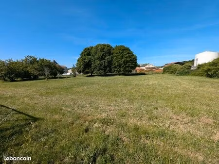 terrain 1 100 m² saint eugene