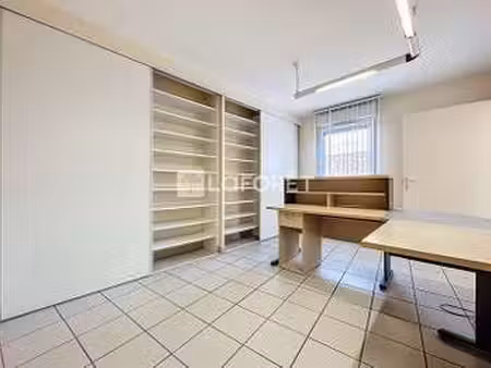 location bureaux et commerces à elbeuf (76500) : à louer / 77m² elbeuf