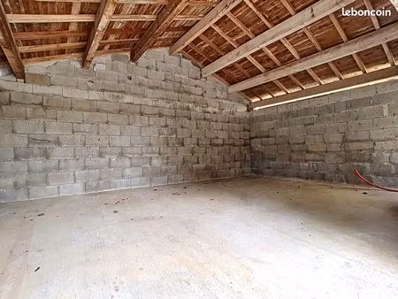 local à louer - stockage de 75 m3 sécurisé