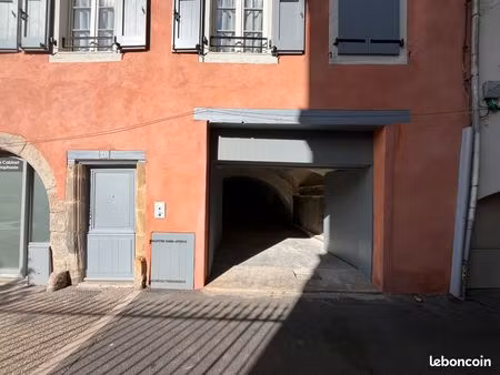 garage à louer largeur 3.90 x 12 mètres de long