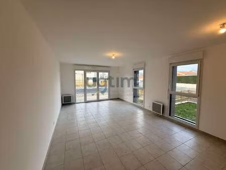 location appartement 4 pièces à montaigu (85600) : à louer 4 pièces / 86m² montaigu