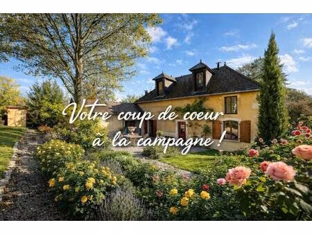 maison en pierre rénovée – 185 m² habitables – grand terrain constructible – port-lesney