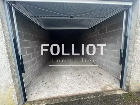 a louer : garage / bos fermé à fougères - réf.2536cv