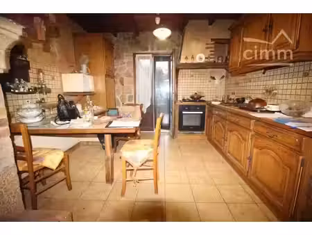 a vendre maison de village avec jardin  un local de rangement et