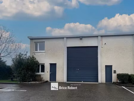 a louer - bâtiments industriels avec bureaux climatisés - décines charpieu