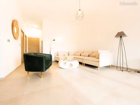 t3 neuf meuble 77m2 + terrasses de 20m2 + garage box et parking