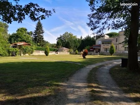 location terrain et piscine