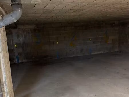 place de parking sous terrain