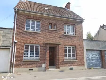 maison 3 chambres avec jardin située en plein centre d’airaines