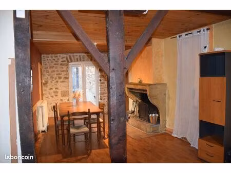 a louer et ou à vendre maison de village à néronde (loire)