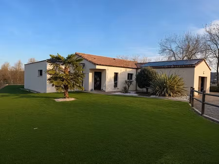 vente maison 6 pièces 135 m² à sainte-cecile (85110)  306 800 €