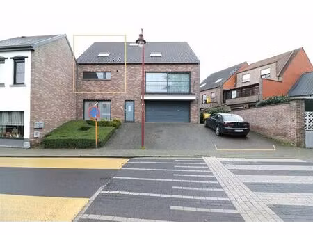 duplex-appartement met 2 slpk.  terras  autostaanplaats in centrum