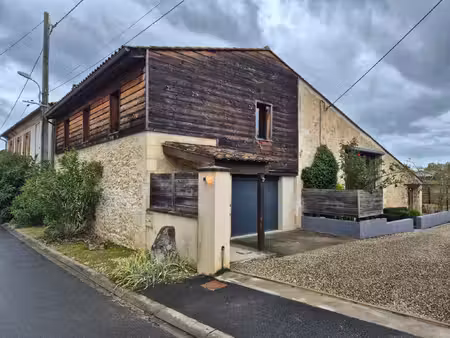 maison en pierre de 231 m2 rénovée avec garage attenant et carport