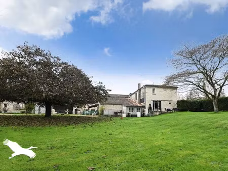 vente maison 11 pièces 290 m² à saint-fraigne (16140)  339 560 €