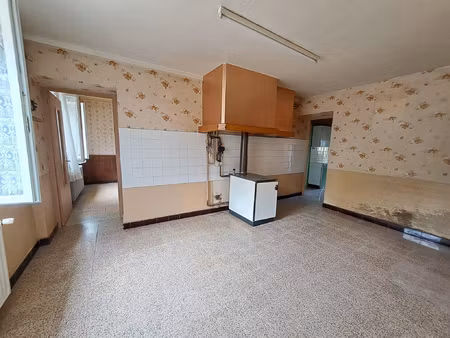 à vendre maison à rénover de 130 m2 sur terrain de 1 140 m