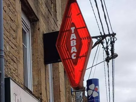 vente bureaux et commerces à prix-lès-mézières (08000) : à vendre / 60m² prix-lès-mézières