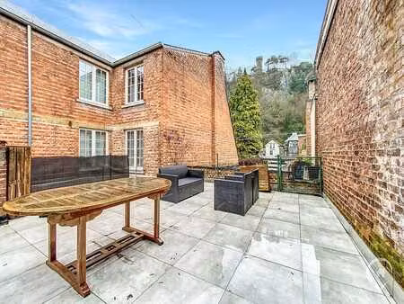 maison bel-étage avec garage et terrasse à louer à dinant