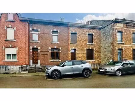 spacieuse maison de ville avec jardin à rochefort