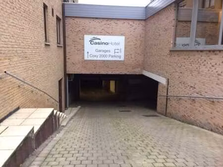 garage au centre à vendre