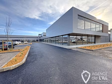 au coeur du nouveau site commercial l'agora  découvrez une ce