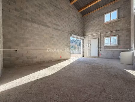 entrepôt neuf de 85m2 avec stationnement