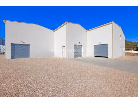 local commercial neuf  de 47m2 avec stationnement