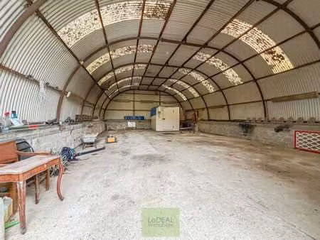 entrepôt de +/- 200m2 à louer