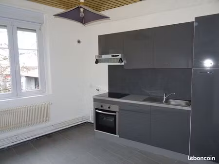 nancy  proche hopital central  appartement f 5