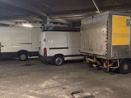 place de parking camion 20m3