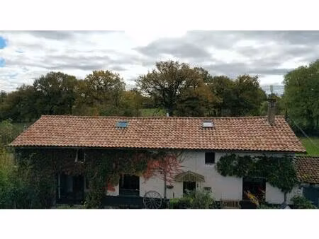 charmante ferme avec gîte indépendant sur 37 hectares de terres dans un seul tenant