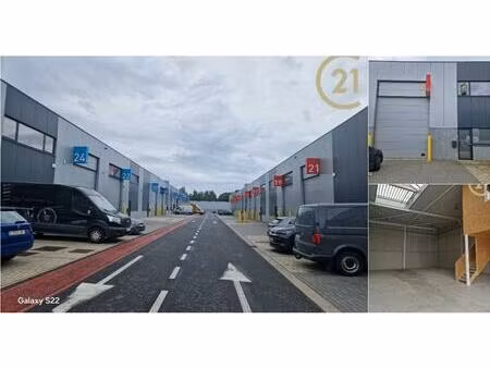 surface industrielle à louer de 255 m² à floreffe (vbd66691)