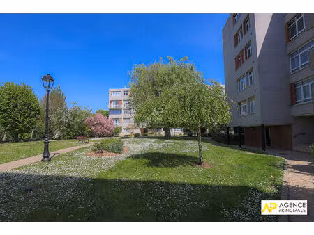 parking / box maisons laffitte