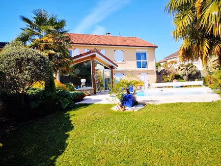 maison familiale 148 m2 calme absolu jardin & piscine a