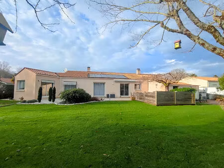 maison sainte flaive des loups au calme