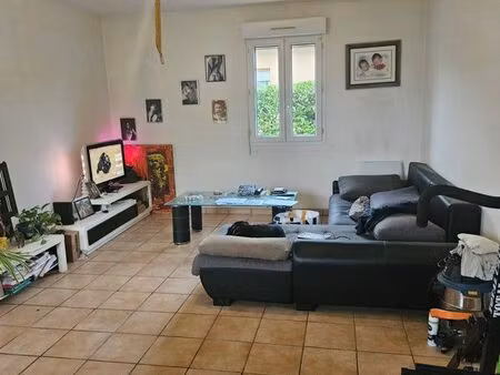 t2 dans résidence sécurisée