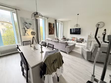 à vendre appartement spacieux au coeur du centre-ville de l